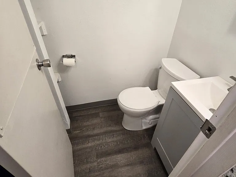 404 W University Way #4 — Photo 5