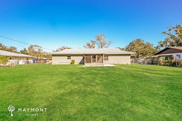 2302 Maple Hill Dr — Photo 11