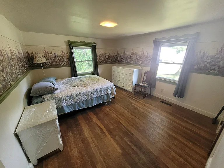 196 Forest Ave — Photo 15