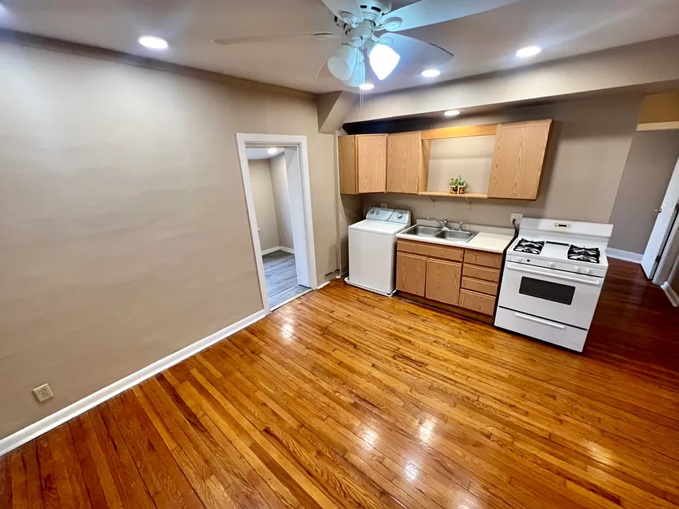 241 Ogden St #2R