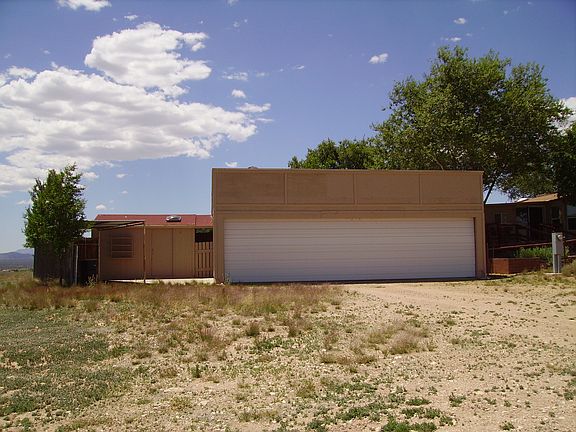 Hanger, storage & 1 carport