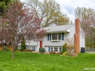 60 Tremont St, Newington, CT 06111