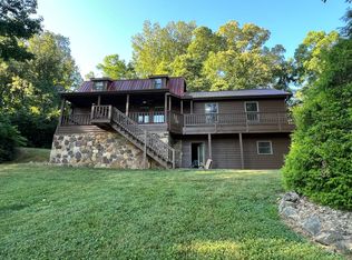 3210 Alton Dr, Kodak, TN 37764