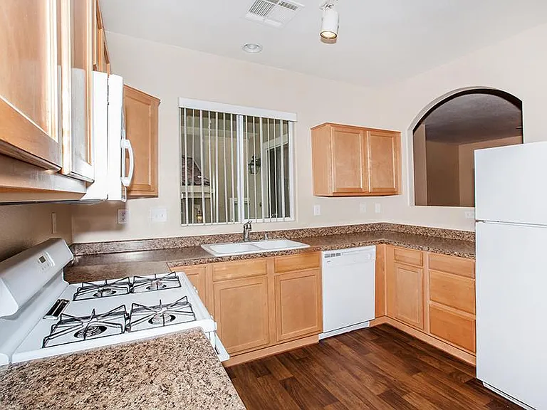 Suncrest Townhomes — Photo 27