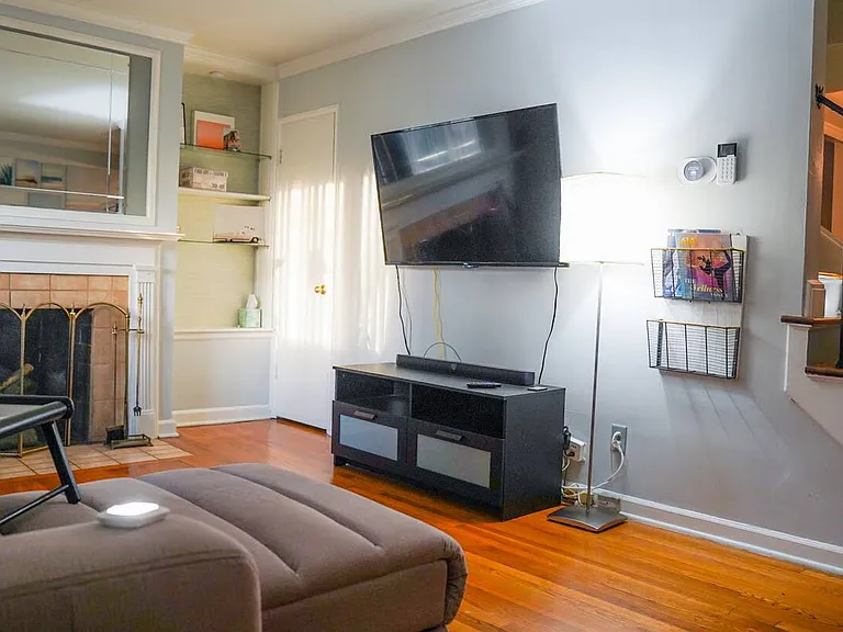 1750 E Broad St — Photo 10