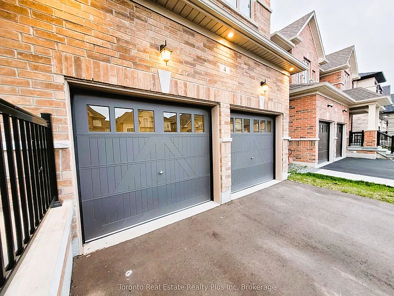 4 Bruce Welch Ave — Photo 3