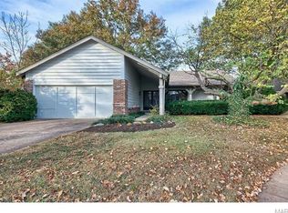 209 Hollyberry Ct, Ballwin, MO 63021