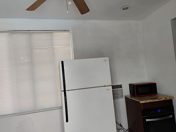 4th image of 7626 Della St #A