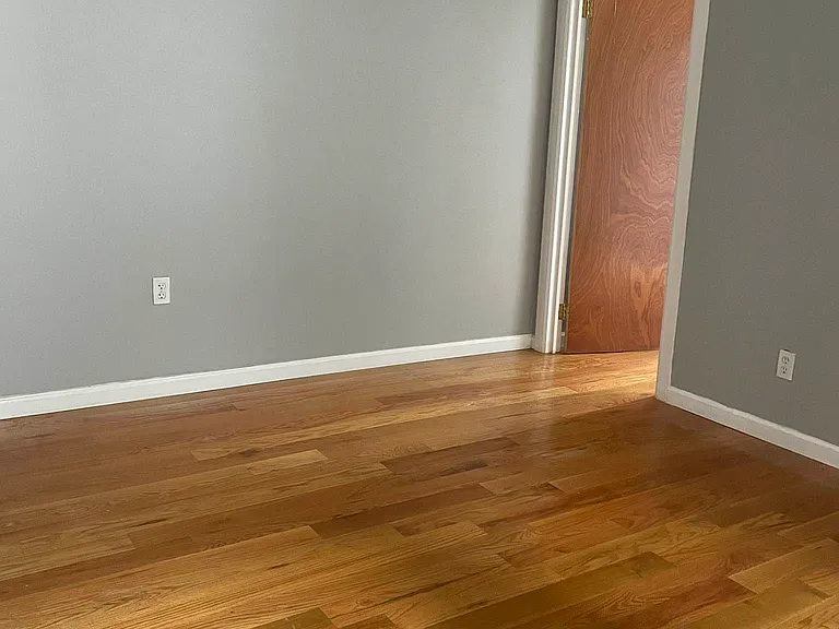 233 Maujer St #1B — Photo 4