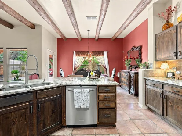 4738 Highlands Loop, Santa Fe, NM 87507