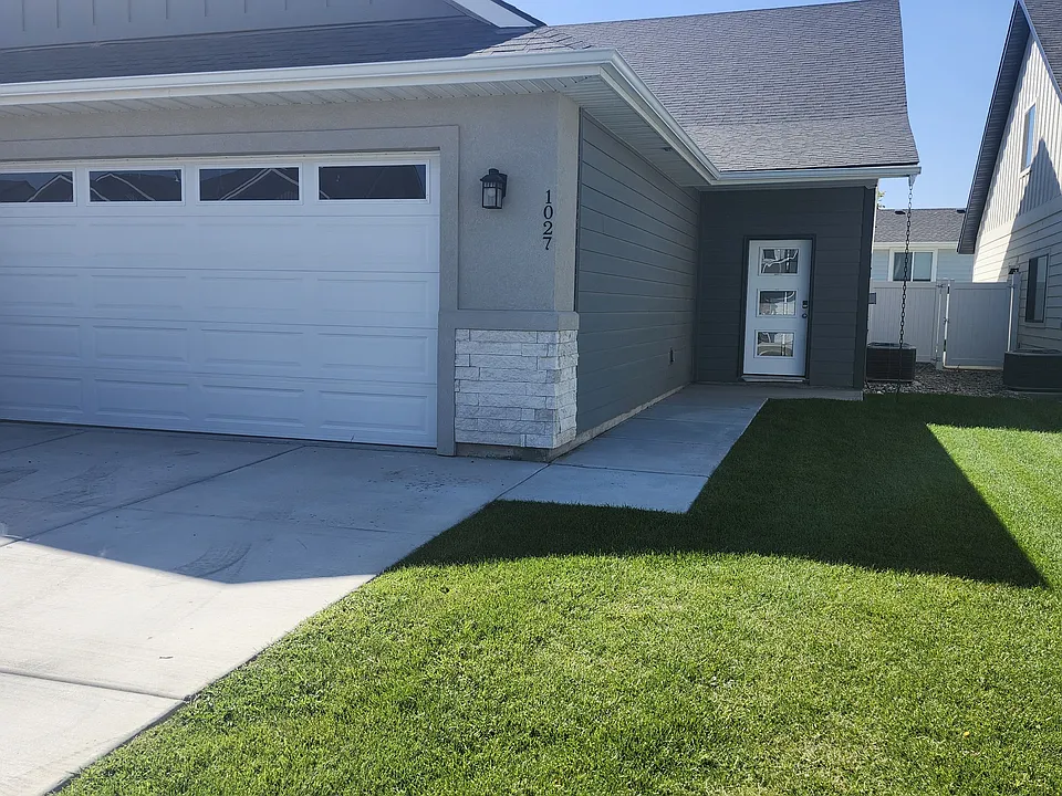 1021 Frank Henry Rd
