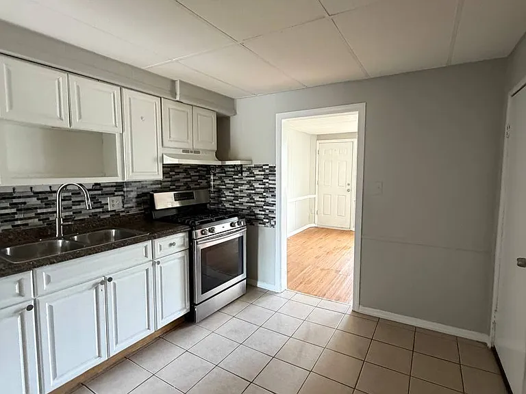 170A Macarthur Ave #170A — Photo 1