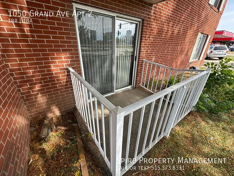 1050 Grand Ave #2 — Photo 11