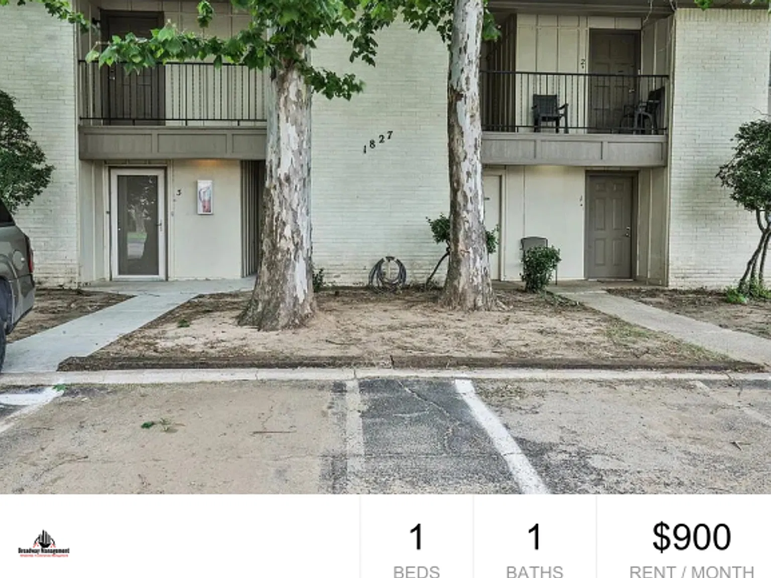 Remodeled 1-bedroom, 1-bathroom condo in Norman with central heat and swimming pool — Photo 1