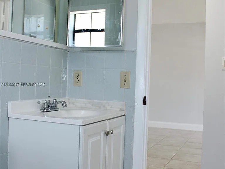 2728 W 74th St — Photo 14