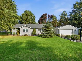 1611 W Blackberry Ln, Peoria, IL 61615