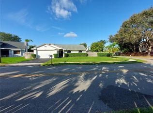 9920 SW 16th Ct, Pembroke Pines, FL 33025