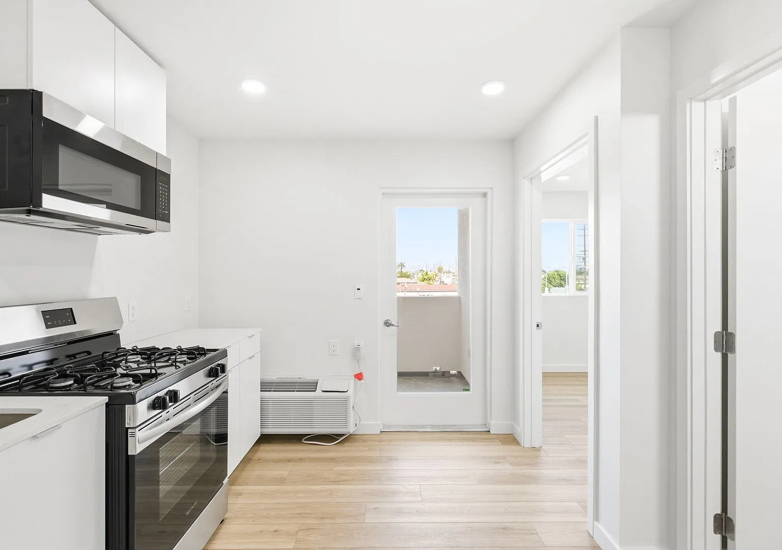 7655 San Pedro Street — Photo 2