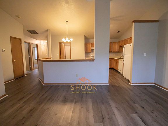 5th image of 3525 Thornhill Cir E #C56e46588