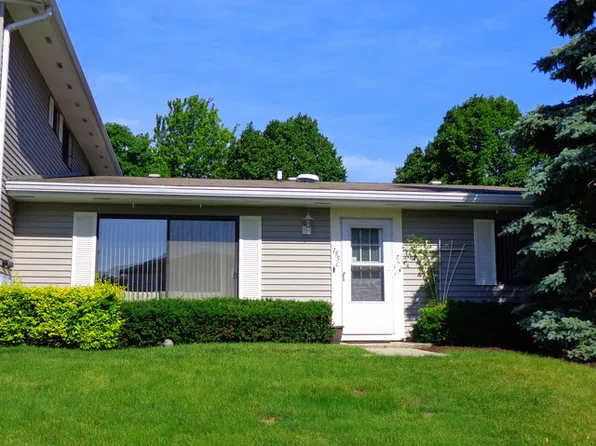 155 Quincy Ct APT C, Bloomingdale, IL 60108