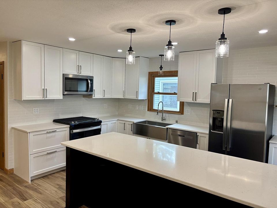 1st image of 811 Meadowbrook DRIVE