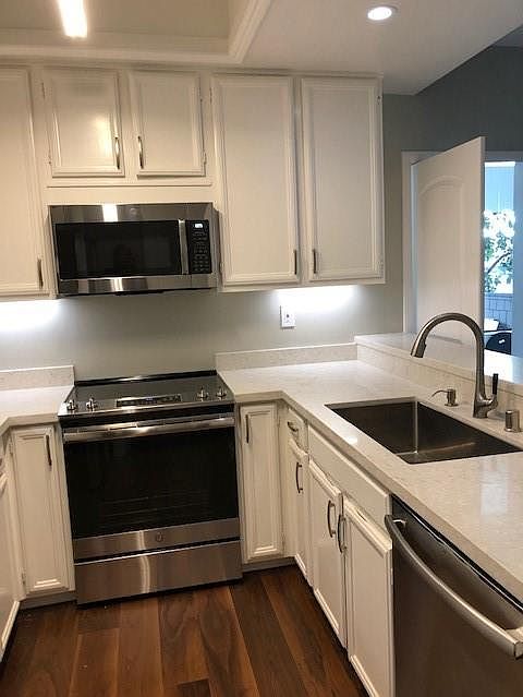 1st image of 944 Shoreline Dr