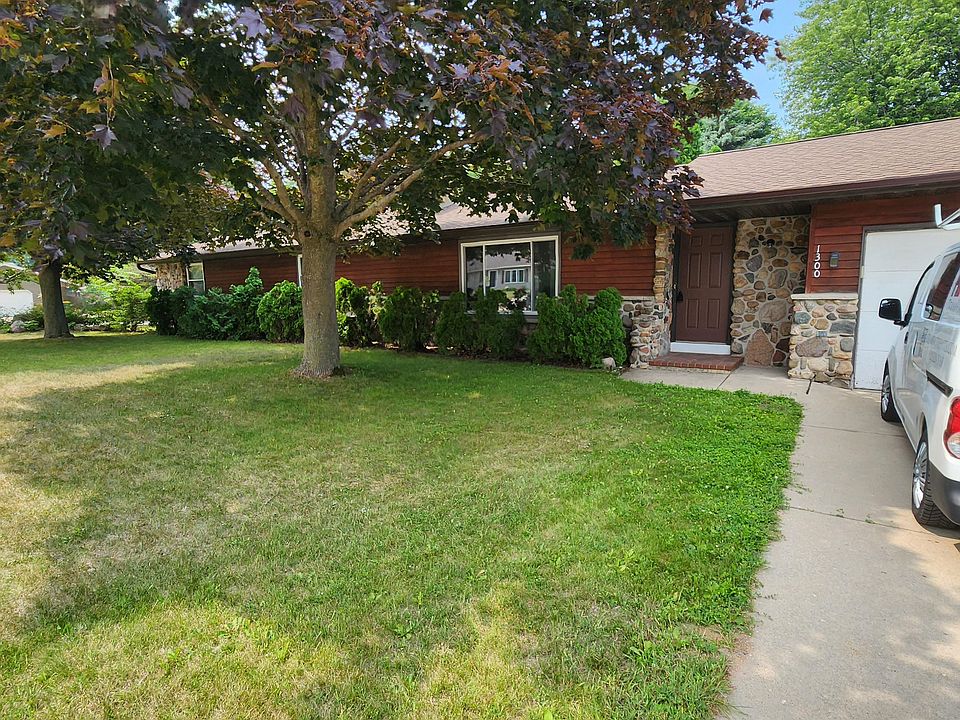 1st image of 1300 Crestwood Dr