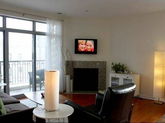 3rd image of 1444 W Morse Ave #5