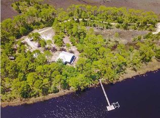 604 River Rd, Carrabelle, FL 32322