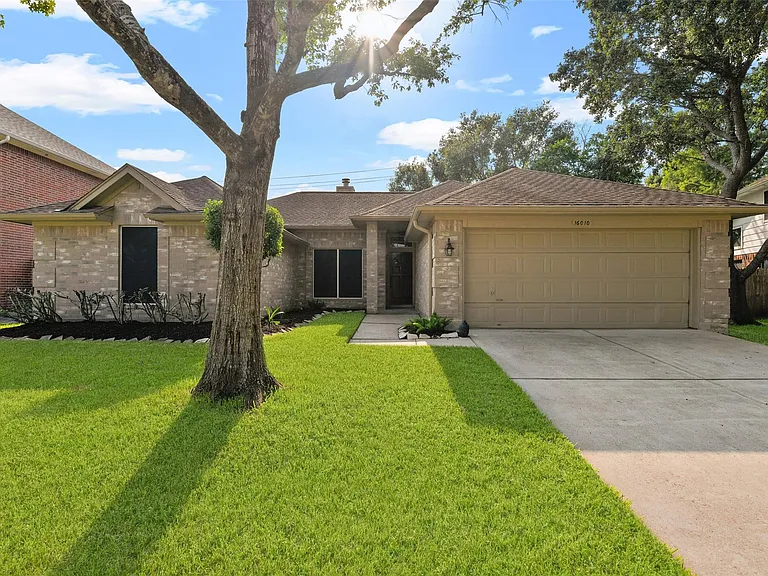 16010 Cedar Gully Dr — Photo 1