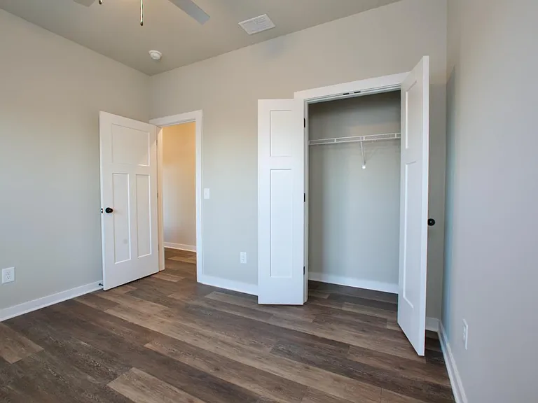 511 N Point Cir — Photo 22