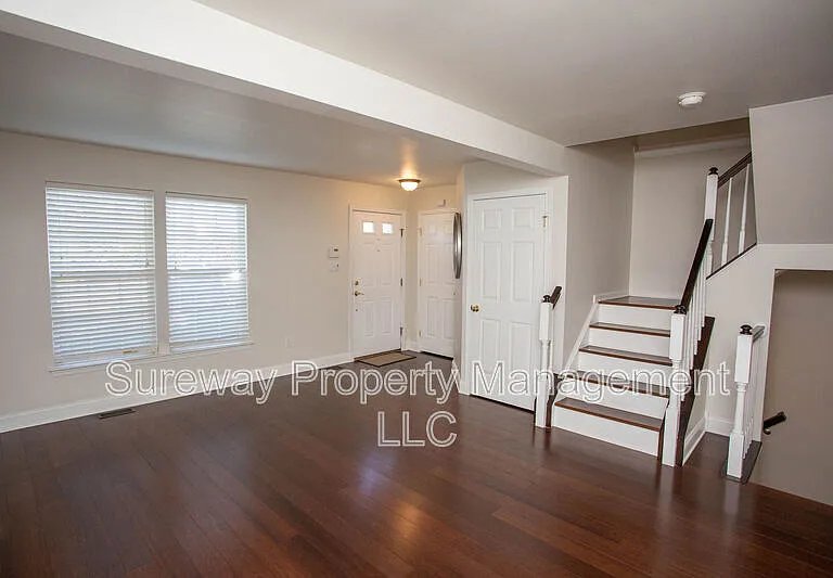 130 Mount Vernon Ct — Photo 2
