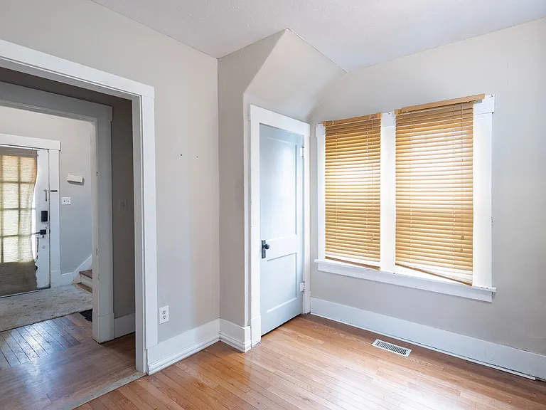 711 Osage St — Photo 11