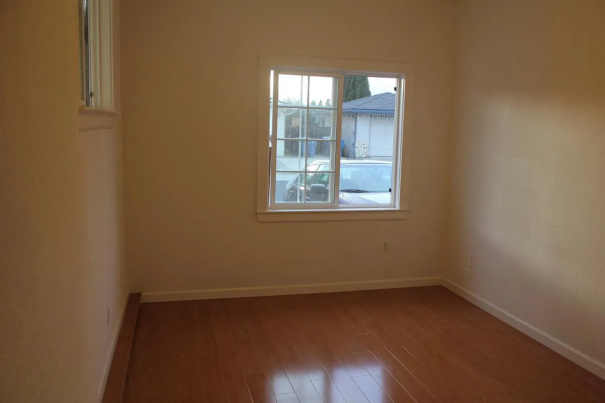 3 bed, 1200 sqft, $4,295 — Photo 4