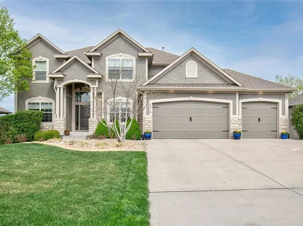 22718 E 41st Ter, Blue Springs, MO 64015