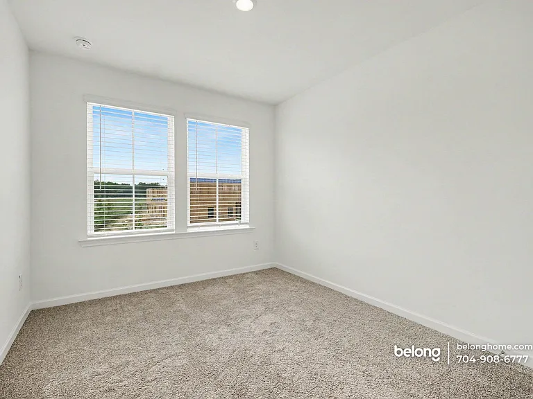 11912 Oak St — Photo 11