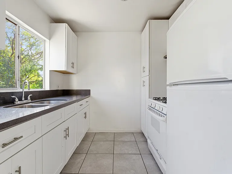 1475 S Wooster St #4 — Photo 12