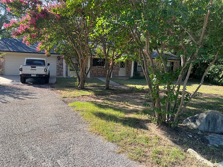 520 Crestwood Dr — Photo 13