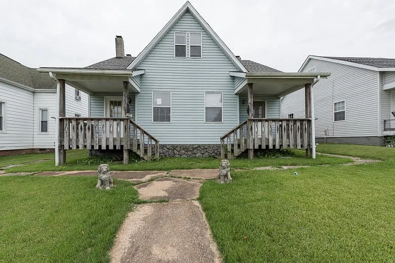 616 Centreville Ave photo 1