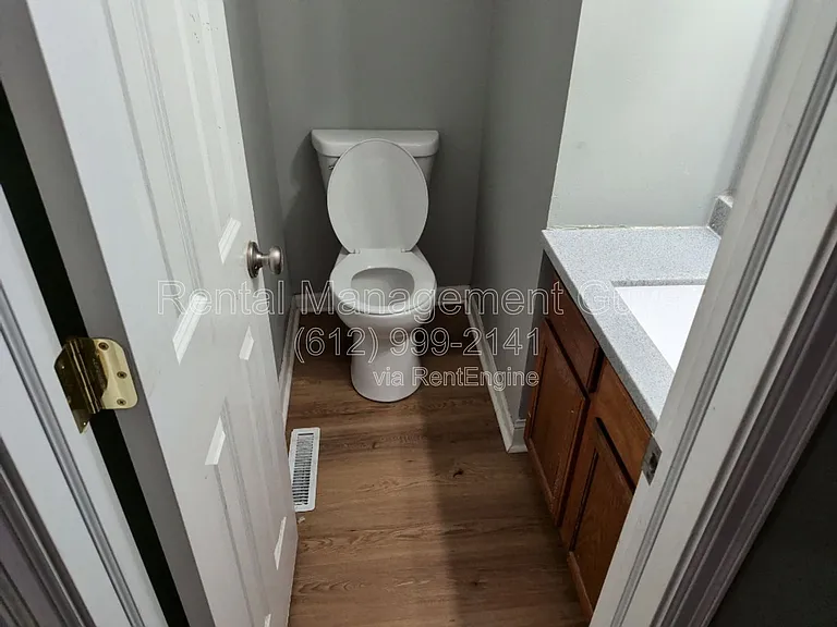 3301 Oliver Ave N — Photo 8