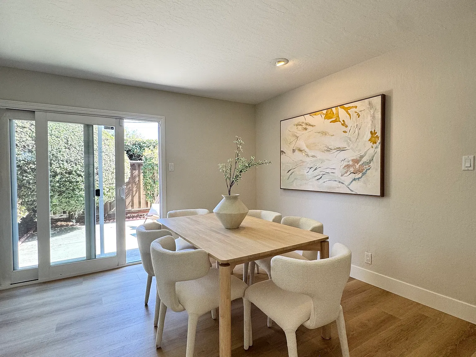4 bed, 1425 sqft, $6,200 — Photo 4
