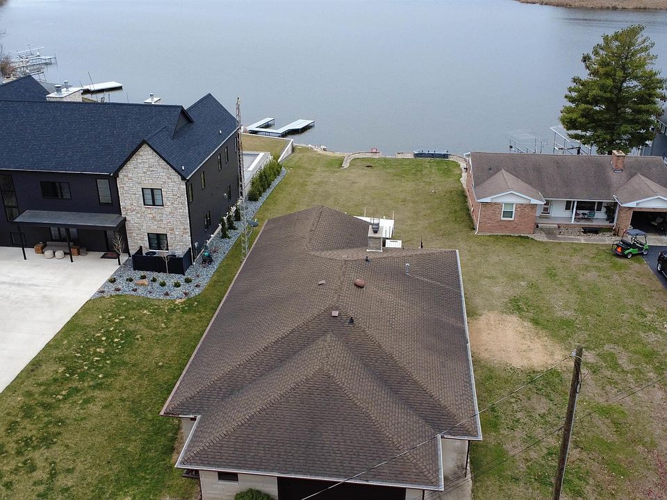1st image of 2922 Country Club Dr S