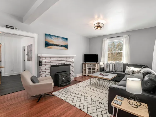 7215 Severence St, Benzonia, MI 49616