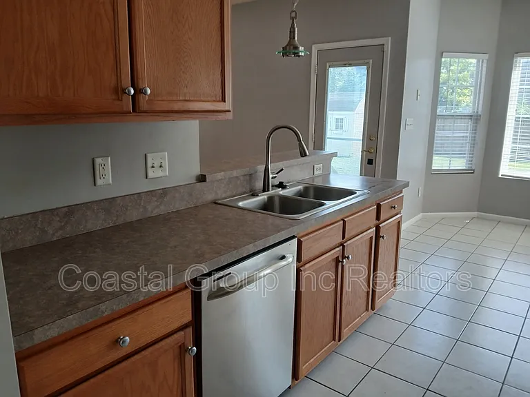 311 Outlaw St — Photo 7