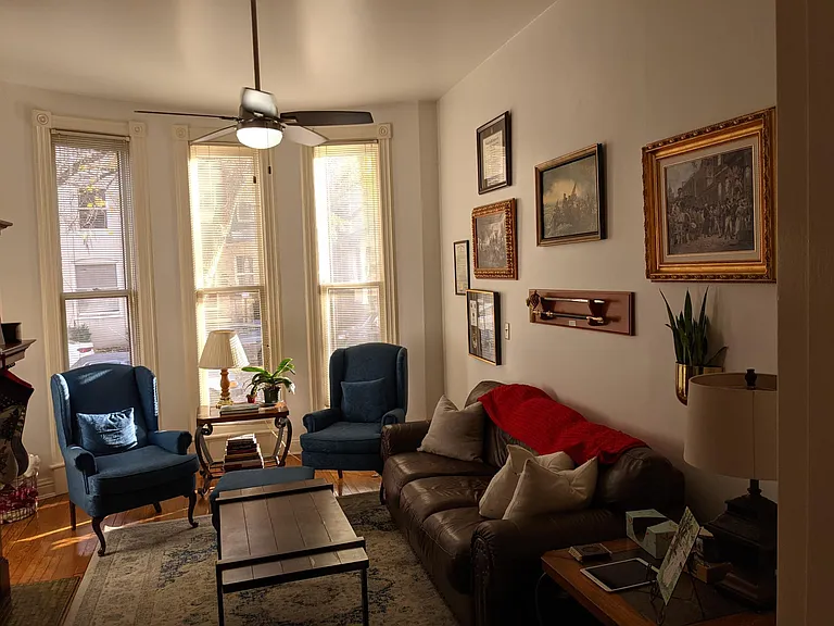 420 Warren Cres #1 — Photo 7