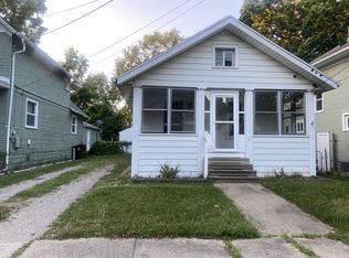 1215 Hickory St, Lansing, MI 48912