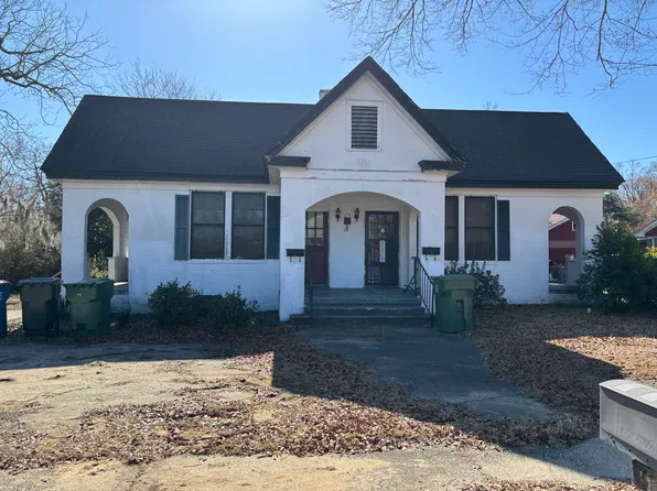 222 E Brooks St, Kingstree, SC 29556