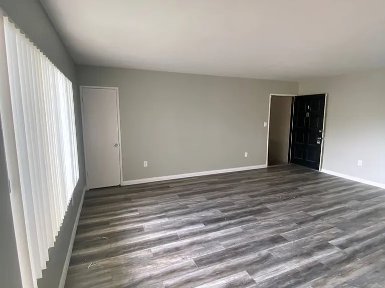 4140 Cleveland Ave — Photo 15