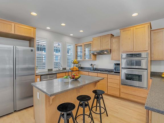 5th image of 2030 Mary Helen Ln