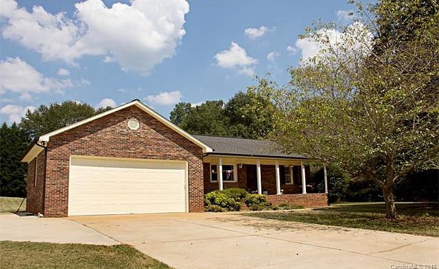 1st image of 1192 N Hill Dr